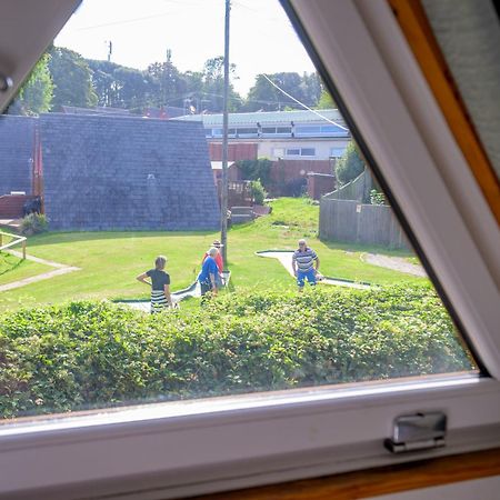 Escape To A Clifftop Chalet With Pool And Tennis Onsite - 1A Kingsdown Holiday Park Kültér fotó