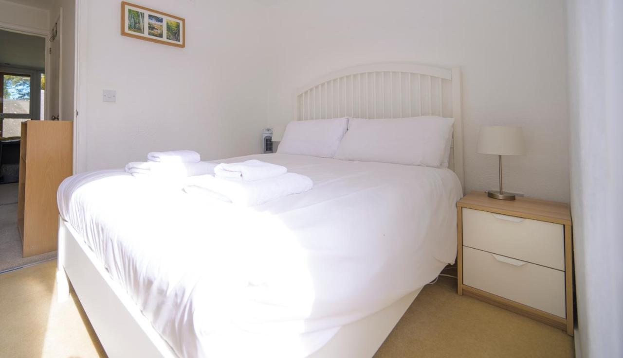 Escape To A Clifftop Chalet With Pool And Tennis Onsite - 1A Kingsdown Holiday Park Kültér fotó