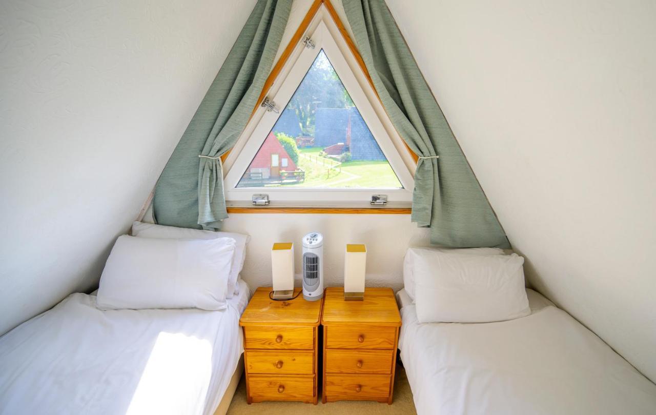 Escape To A Clifftop Chalet With Pool And Tennis Onsite - 1A Kingsdown Holiday Park Kültér fotó