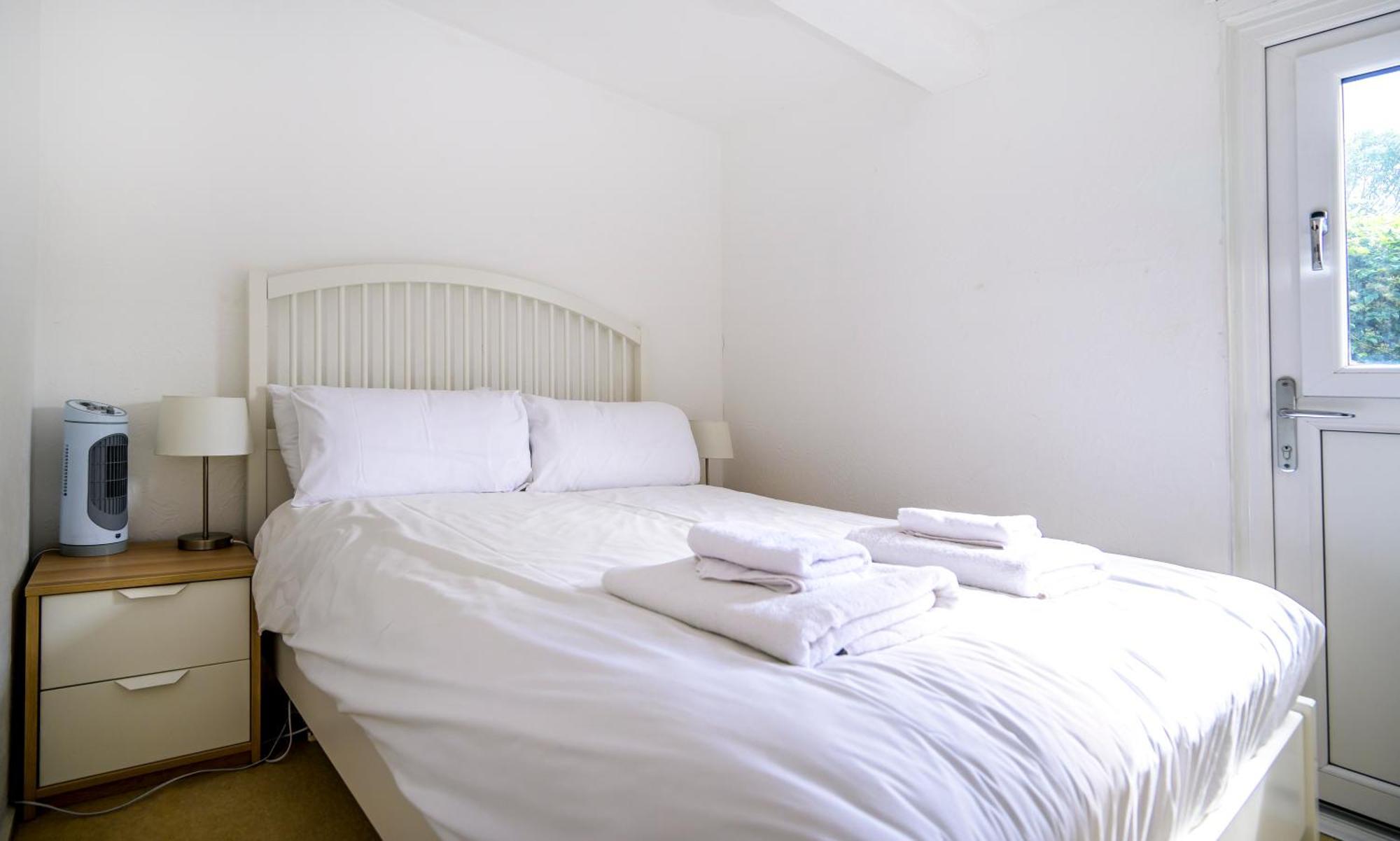 Escape To A Clifftop Chalet With Pool And Tennis Onsite - 1A Kingsdown Holiday Park Kültér fotó